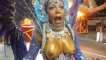 paulina reis con grandes pechos en el carnaval de río de janeiro - musa de unidos de bangu