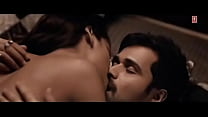 Esha Gupta embrasse la scène de sexe avec Emraan Hashmi