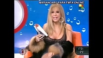 Видео, на котором Грасиела Альфано показывает ракушку за колготками у знаменитых злоумышленников