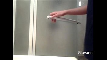 Giovanni Strips in the shower - wet