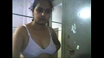 www.sexroulette24.com - Montrer les seins sur la webcam
