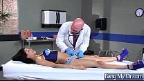 Hot Sex Scene Action entre le médecin et le patient clip-30
