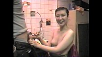 Maîtresse Sayako Sucks Cock Dans Le Sous-sol D'un Bar 1