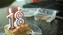 pornpros cassidy ryan feiert ihren 18 geburtstag mit kuchen und schwanz
