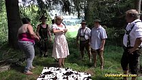 pulcini grassi tedeschi sbattuti in natura