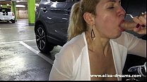 Boquete, sexo e gozo na boca em um estacionamento público