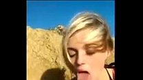 blondes saugt einen großen Schwanz am Strand http://teens3k.com