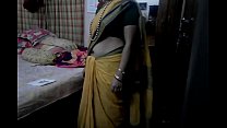 Desi tamil Marié tante exposant le nombril en saree avec audio