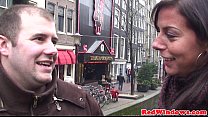 Голландская проститутка сосет член перед раком