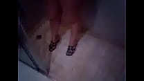 na shower with shoe