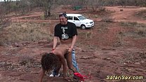 Худенькая африканская секс-телочка на сафари