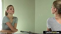 (Riley Reid & Kenna James) Amateur Teen Girls machen Liebe in Hot Lesbian Act Video-25