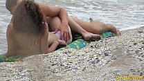 MILF amatoriali in topless - Voyeur Beach Close-Up