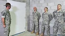 Haarige muskulöse Armee Homosexuell Porno Foto Gute Anal Training
