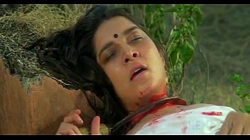 Anita Ayub em Hindi Movie Gangster