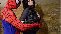 Große Brüste Cosplay Catwoman nimmt Spiderman Web