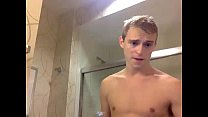 ウェブカメラでシャワーを浴びているセクシーなイケメン-sexyladcams.com