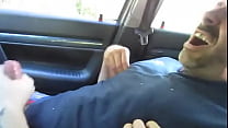 Helfende Hand im Auto