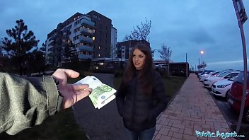 Public Agent Sexy schüchternes russisches Babe von einem Fremden gefickt