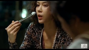 La coréenne sexy Kim si-woon est heureuse dans le film J'ai vu le diable