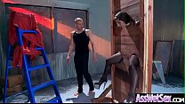 Жесткий анальный секс с большой жопой, намазанной маслом шлюшки (Абелла Дэнджер), видео-01