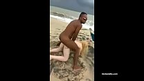 Секс-игра theSandfly на публичном пляже!