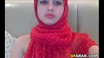 Nena árabe en hijab se masturba