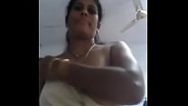 indische Mallu Tante zeigt Brüste Selfie