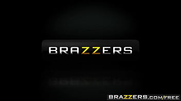 Brazzers - Les adolescents aiment ça grand - (Bailey Brooke) - Sale Propre Au Collège