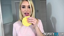 PropertySex - Hot petite blonde Teen fickt ihre Mitbewohnerin