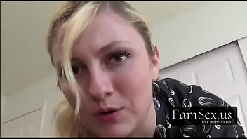 La mamma ama il grosso cazzo del figlio !! - Video di sesso in famiglia GRATIS su FAMSEX.US