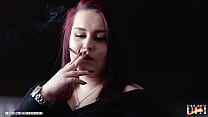 Chica fumadora alemana - Nicole Trailer