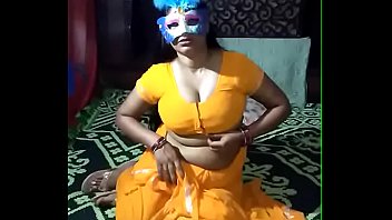 インドの熱いおばさんは彼女の裸の体のウェブカメラの元ビデオチャットをチャットポルノサイトで見せて、猫の穴でカムの運指を楽しんで、desi garam masaladoodhwaliぽっちゃりしたインド人をカミングします