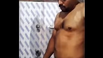Tamil chico masturbarse en ducha