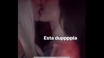 Belle amie lesbienne argentine en antro et se faire baiser