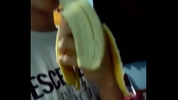 Chupando banana, asi se hace