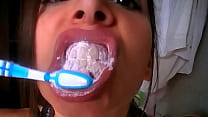 Cuspa a pasta de dentes! (Simplesmente nojento)