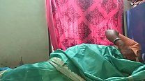 desi indien horny tamil telugu kannada malayalam hindi trompant femme vanitha portant saree montrant gros seins et presse chatte rasée dures seins presse pincée frotter chatte masturbation