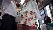Ragazze asiatiche scopano sul bus