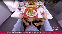 Blowjob unter dem Tisch zu Weihnachten in VR mit schöner Blondine