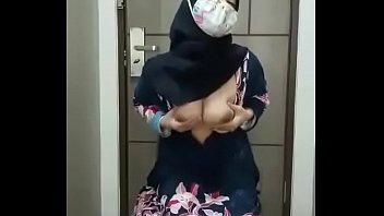 Dernière vidéo de hijab Full https://tapebak.com/6SyYi