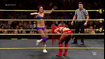 Eva Marie gegen Cassie. NXT.