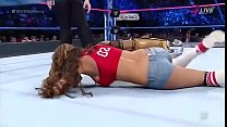 Nikki Bella contra Carmella. Sin piedad 2016.