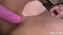 ¡Sin censura! ¡Sin mosaico! ¡Chica japonesa CALIENTE obtiene su culo relleno con un vibrador! Orgasmo anal (# 3 Parte 3) (atogm.net)