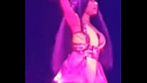 Nicki minaj nipslip en concert à Luxembourg