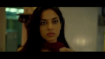 Escena caliente de la película Raman Raghav 2.0