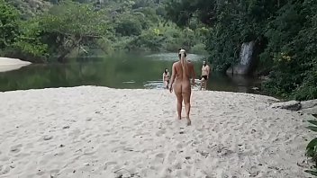 El video se filtró en internet !!! Antes  de hacer una pelicula porno brasileña en el barco !!!. (Paty Butt y Agatha Ludovino)