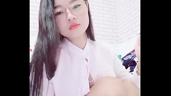 Kieu Trinh Bigo Live zeigte ihre Brustwarzen 23/7/2019