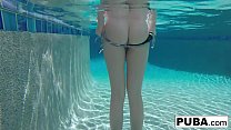 Unterwasser-Pool-Masturbationssitzung mit Samantha Rone