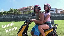 CULIONEROS - Encontramos a la latina Juliana en una scooter y la llevamos a casa